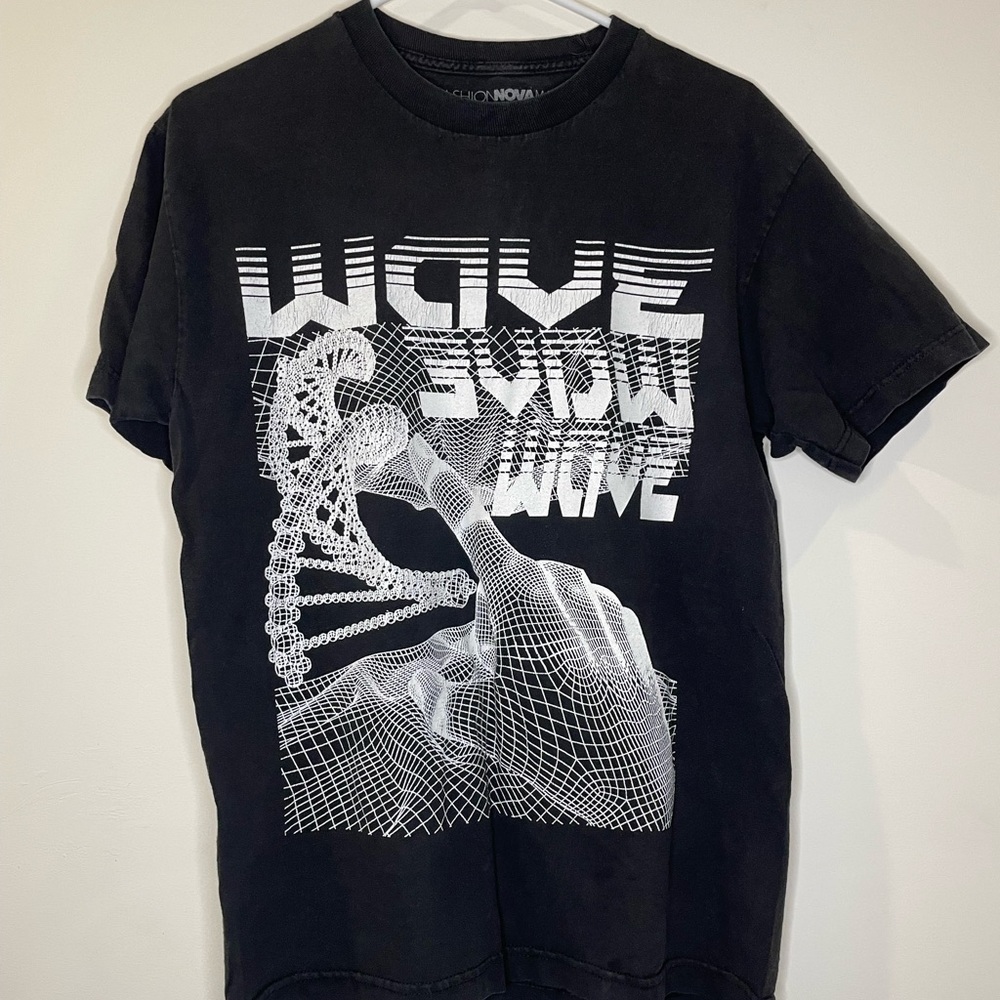 ‘Wave’ t-shirt; barely worn. Fits a little tight on the shoulders for a medium